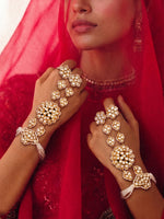 Alwar Hand Harness/Bracelet-White