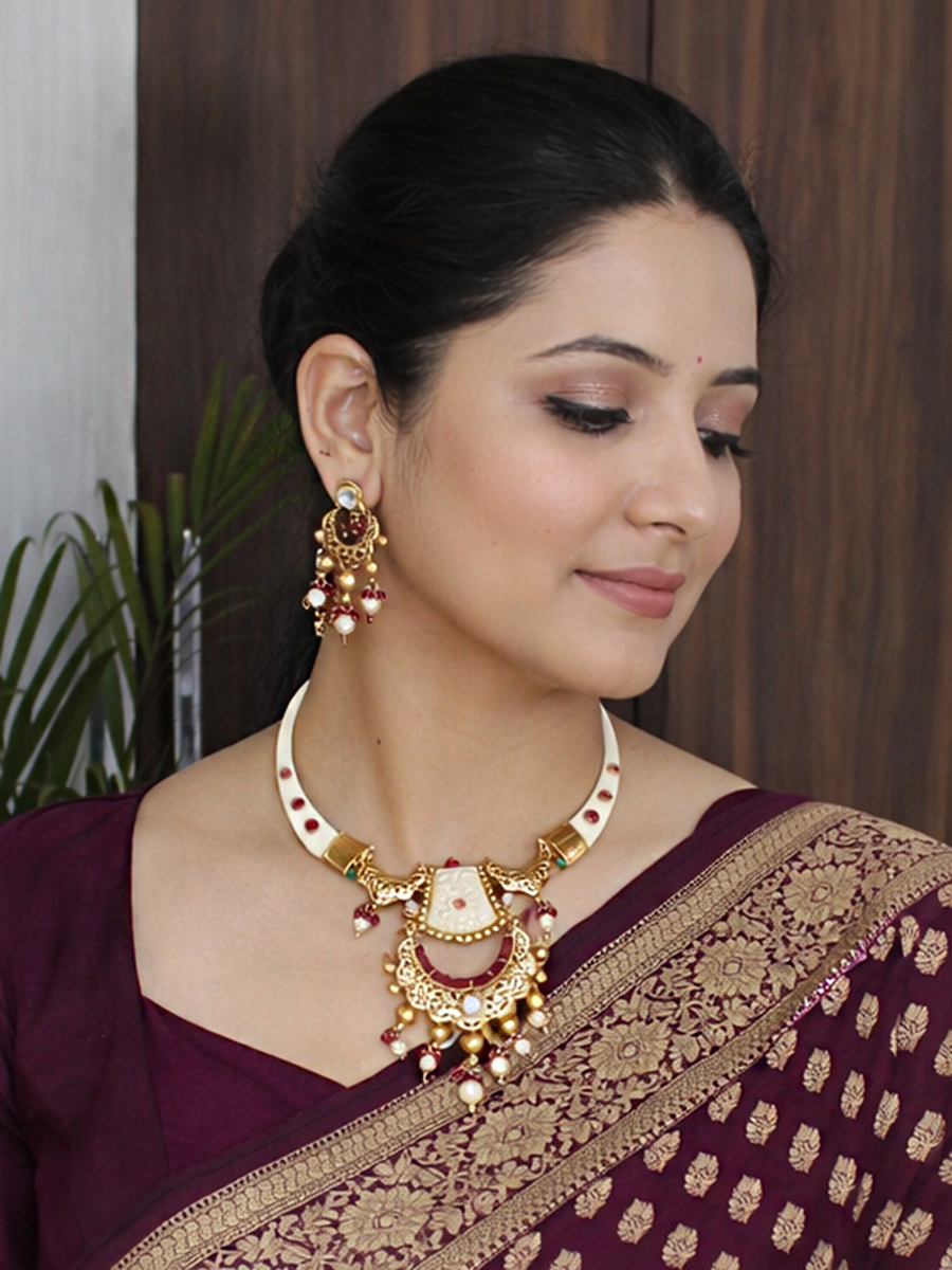 Niharika Necklace Set