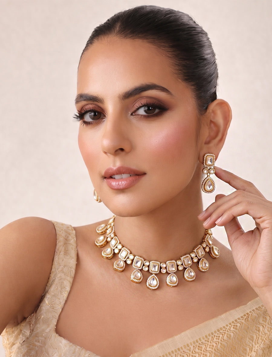 Urvi Necklace Set-White