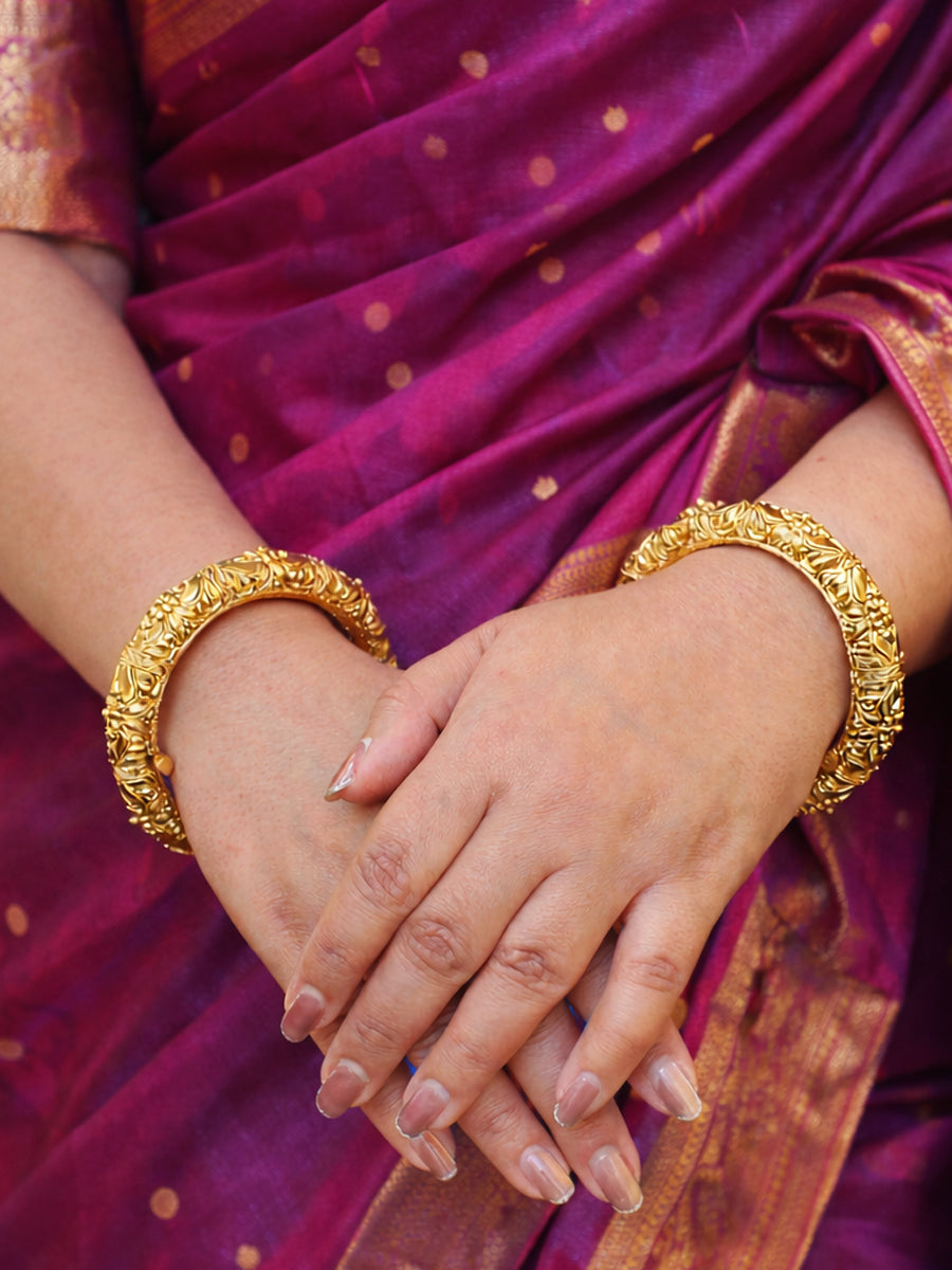 Lipika Bangle Set