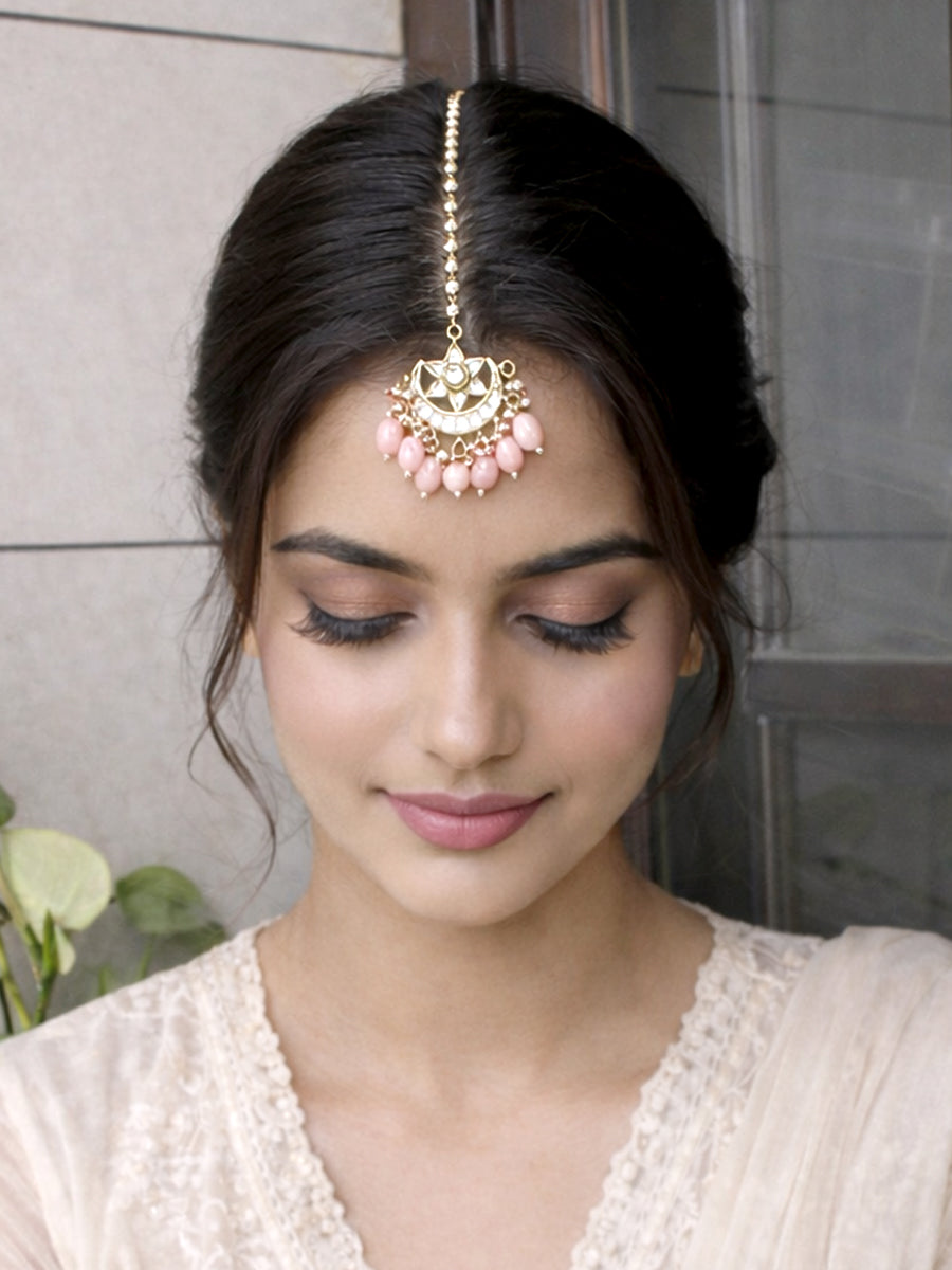 Pranshi Maang Tikka