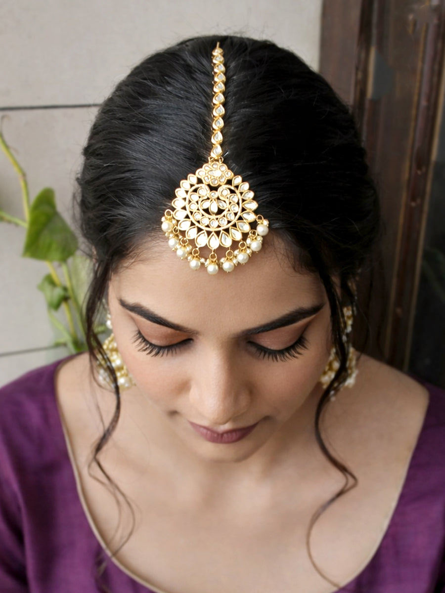 Gulnaaz Maang Tikka