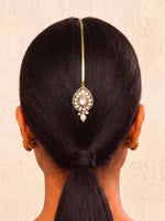 Anshika Pins Maang Tikka