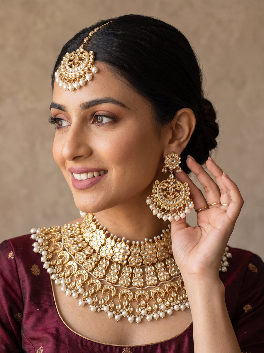 Jeevisha Choker Necklace Set - Golden