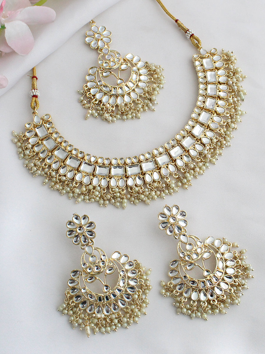 Navdha Necklace Set