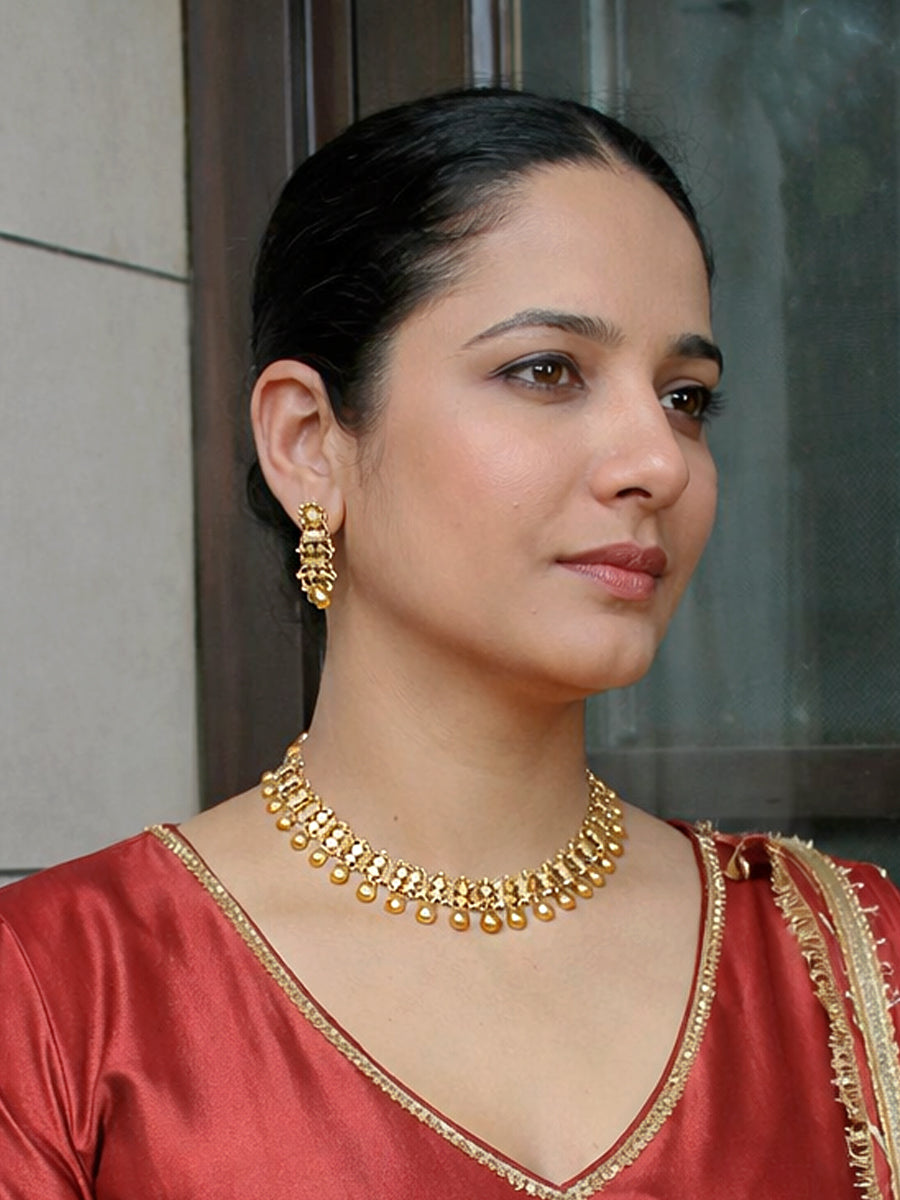 Garvita Necklace Set