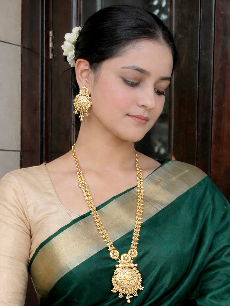 Divisha Long Necklace Set