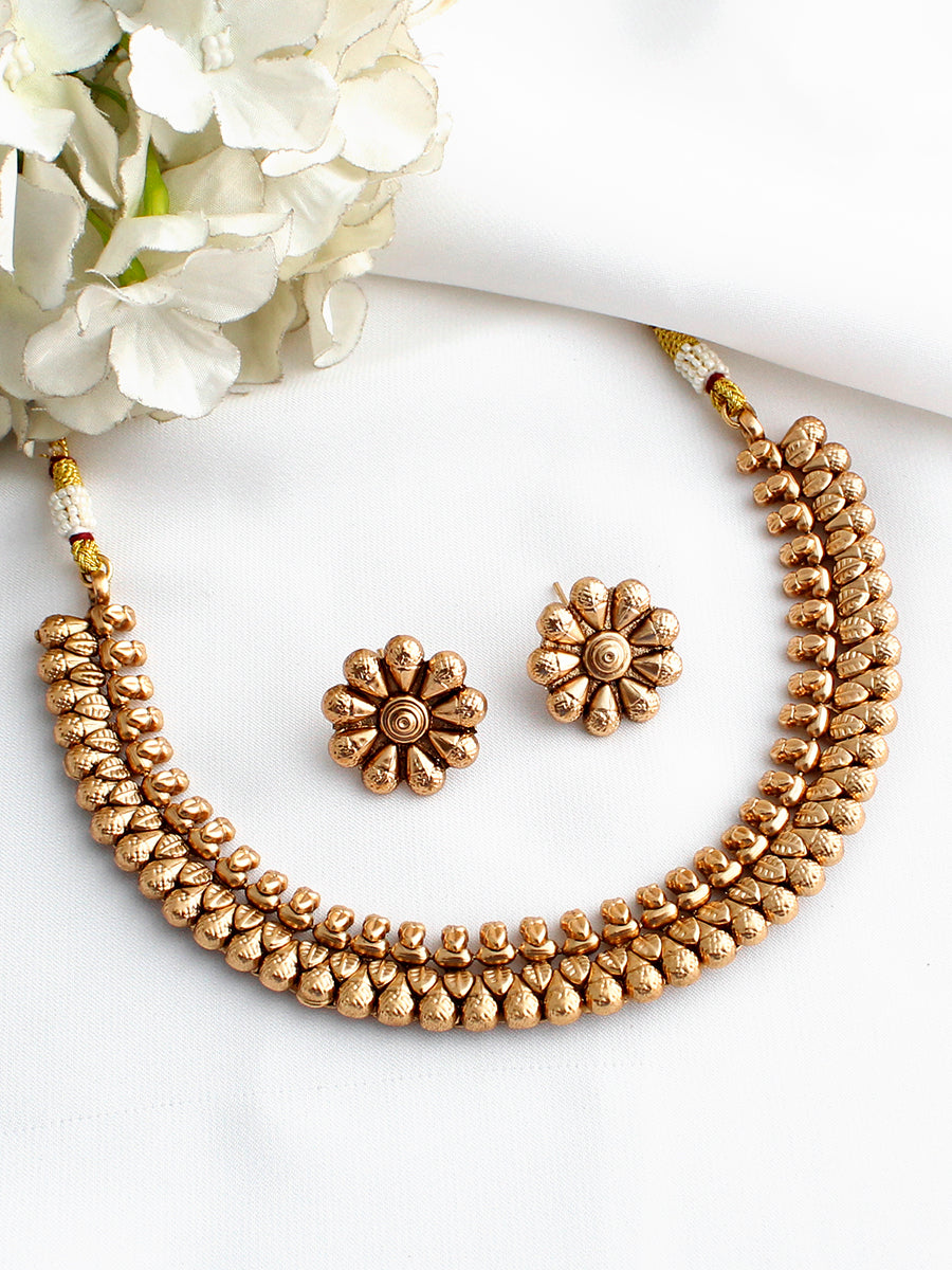 Ishvi Necklace Set