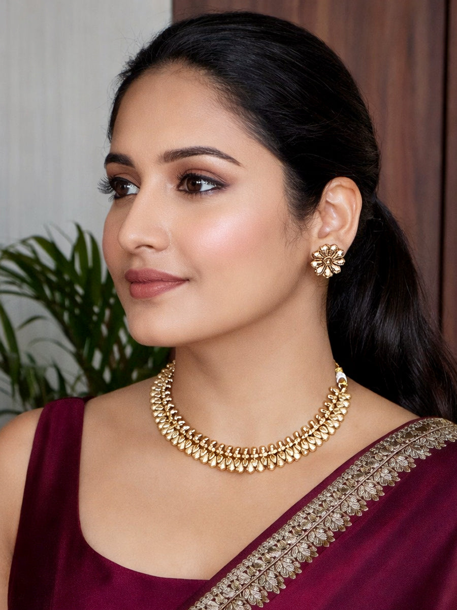 Ishvi Necklace Set